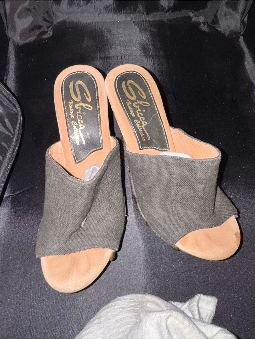 Sbicca Gray Open-Toe Slip-On Mules